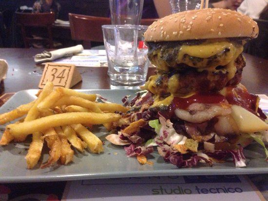 Garibaldi Pub Steakhouse