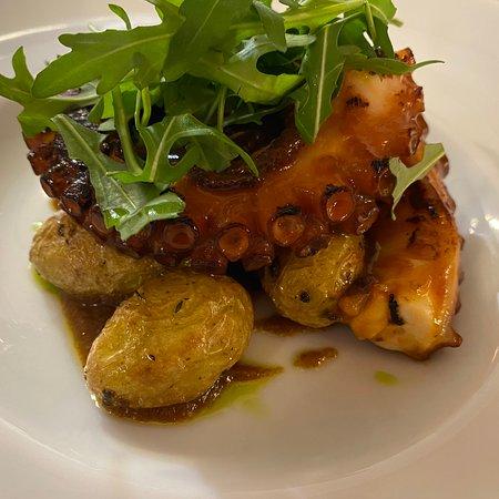 Queens Caffe Bistrot