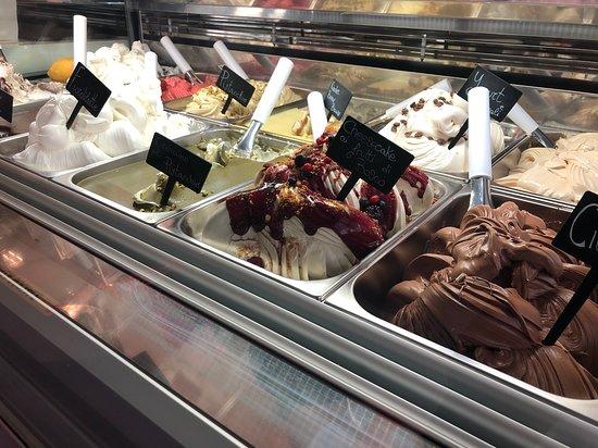 Pasticceria Bar Chocolate Cafe'