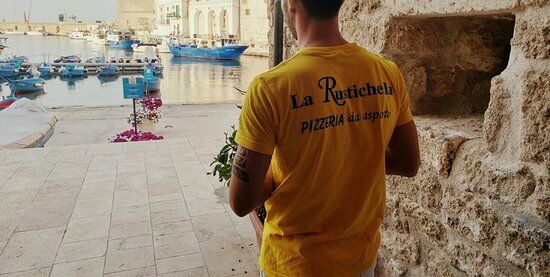 La Rustichella pizzeria